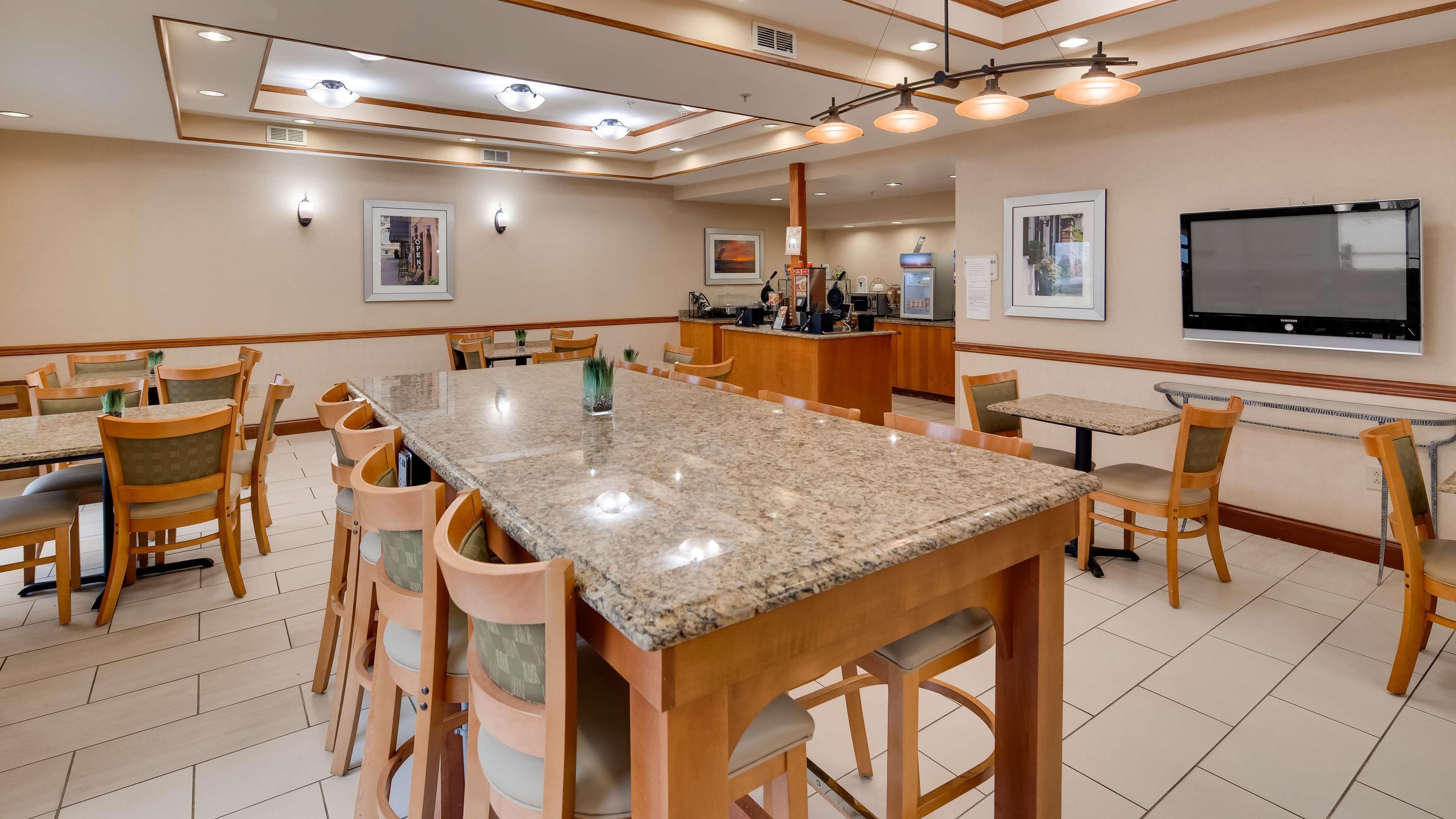 Best Western Executive Inn - Latta Berrys Crossroads Exterior foto